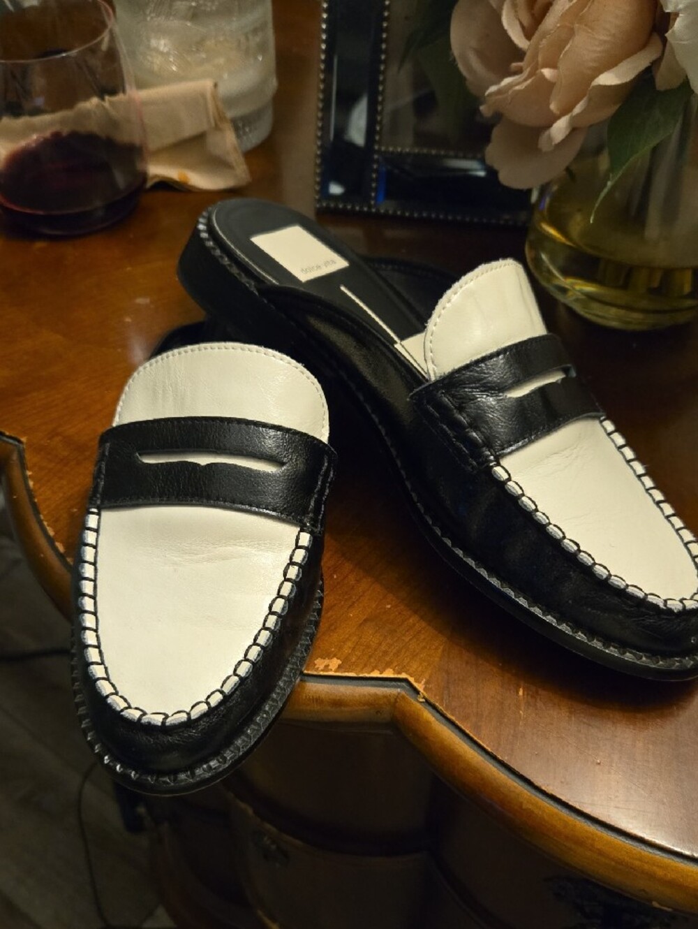 Dolce Vita Havan Loafer Mule In White/black Crinkle Patent - Picture 2 of 8